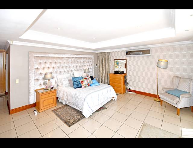 6 BEDROOM HOUSE FOR SALE IN CROWN NORTH
